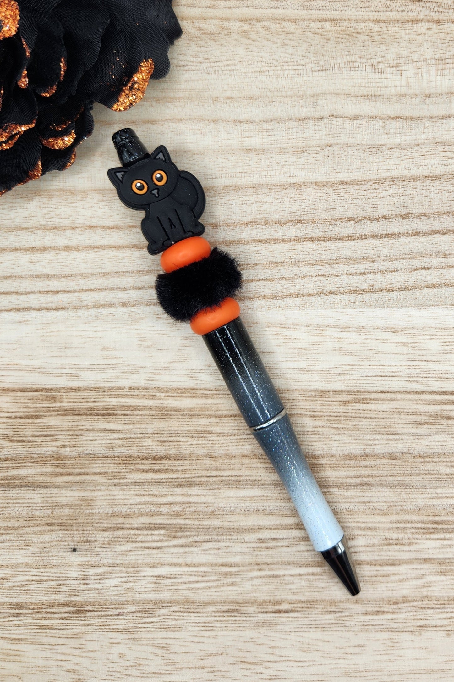 Pen-Black Cat (Orange Eyes)