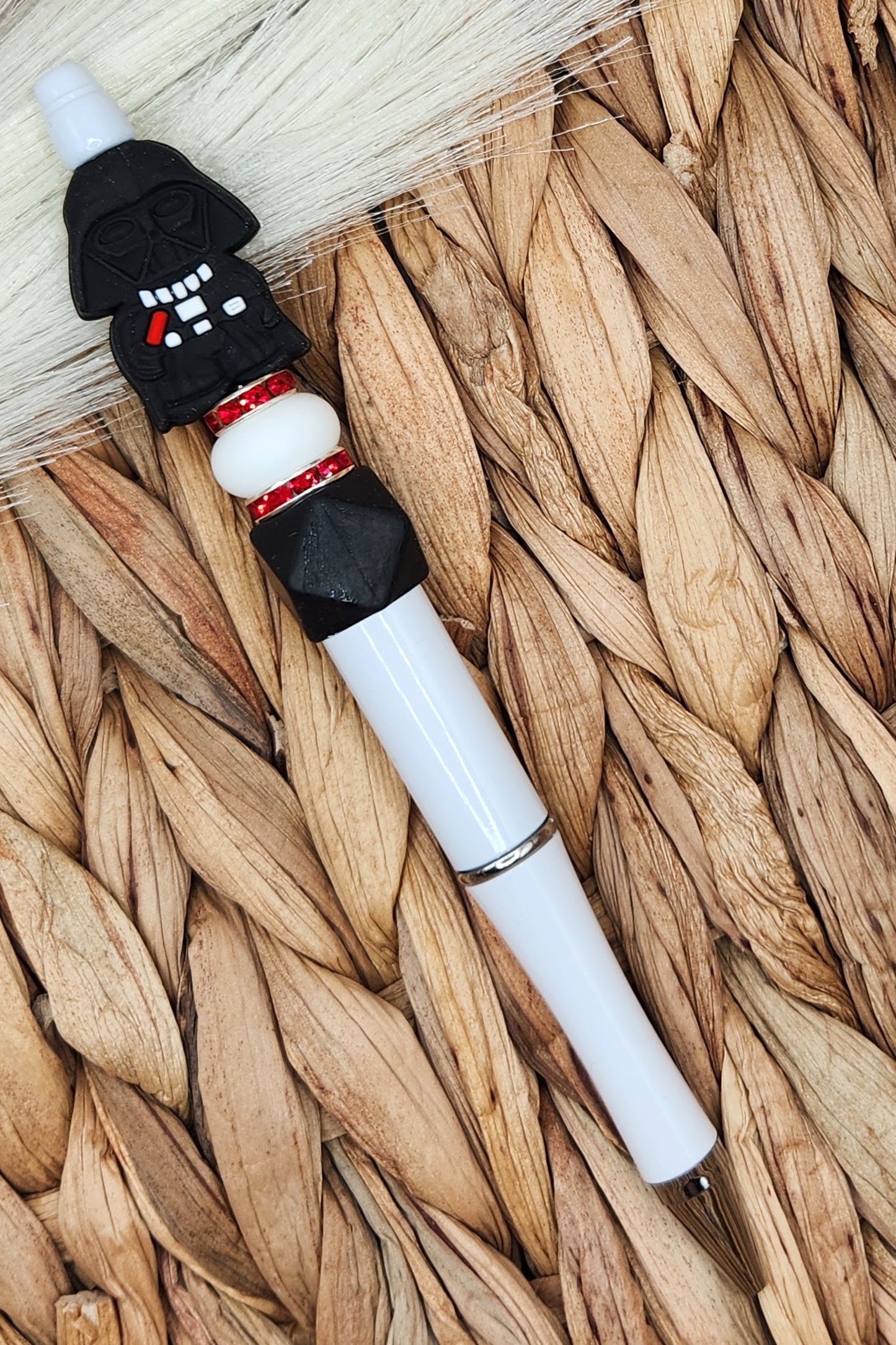 Pen-D Vader (White)